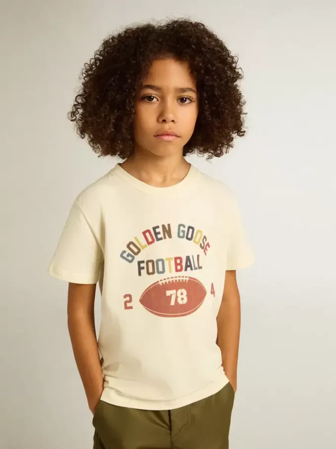 Tricou pentru băieți, de culoare albă uzată, cu inscripții multicolore