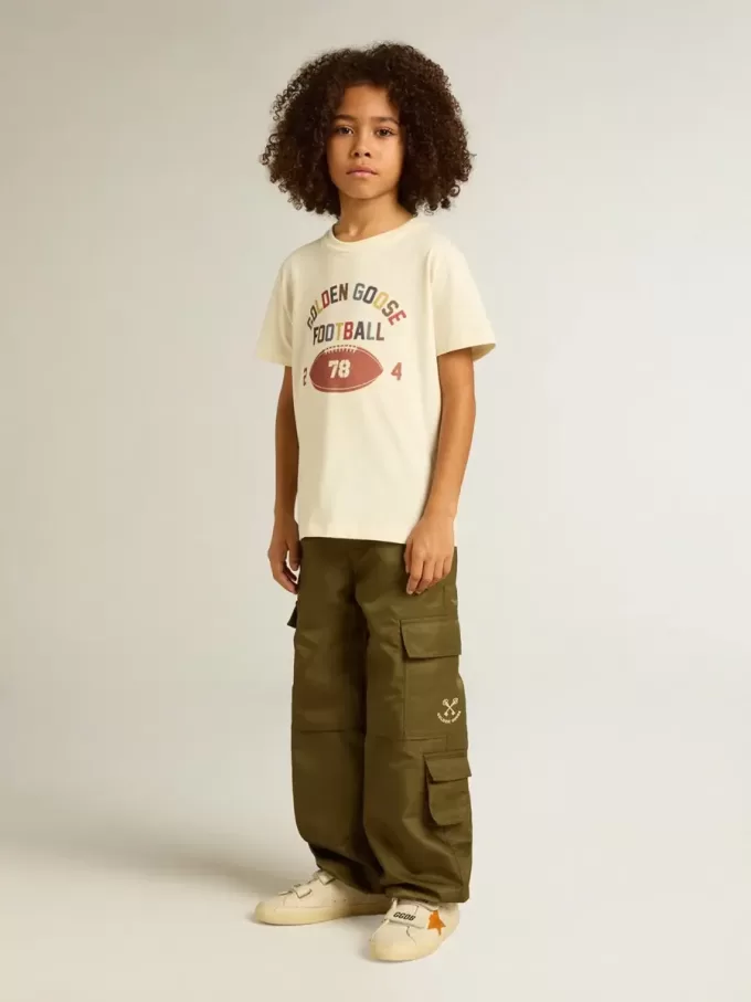 Tricou pentru băieți, de culoare albă uzată, cu inscripții multicolore