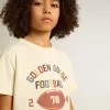 Tricou pentru băieți, de culoare albă uzată, cu inscripții multicolore