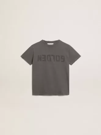 Tricou pentru băieți, de culoare gri, cu finisaj uzat Tricou pentru băieți, de culoare gri, cu finisaj uzat