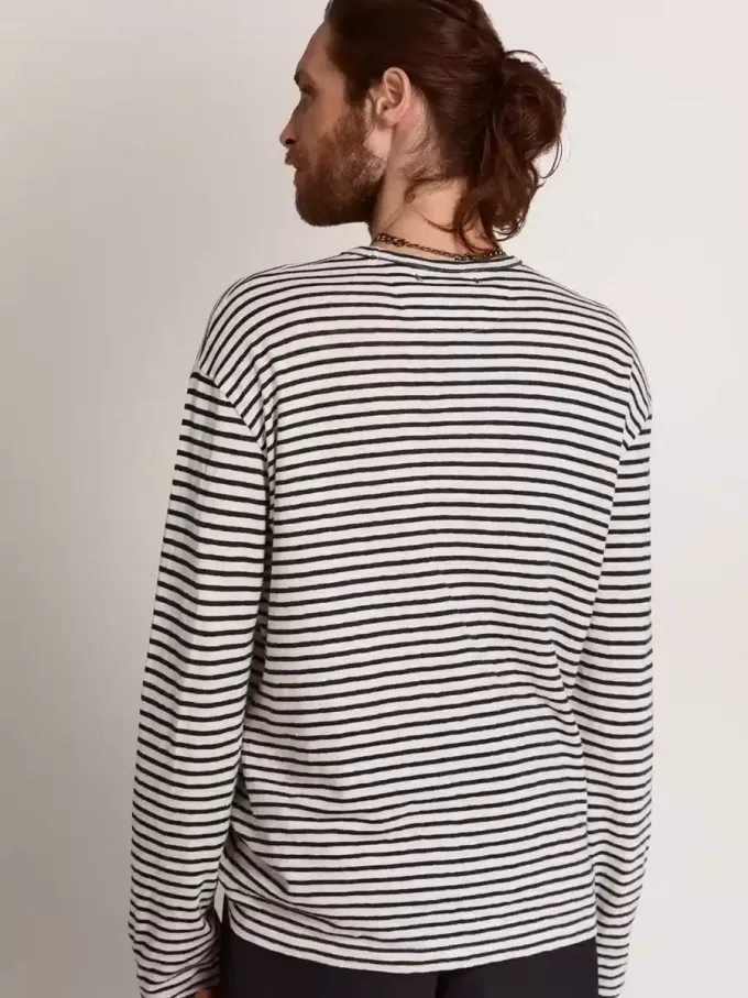 Tricou pentru bărbați cu dungi albe și albastre și broderie pe partea din față Tricou pentru bărbați cu dungi albe și albastre și broderie pe partea din față