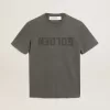 Tricou pentru bărbați, de culoare gri antracit, cu finisaj uzat Tricou pentru bărbați, de culoare gri antracit, cu finisaj uzat