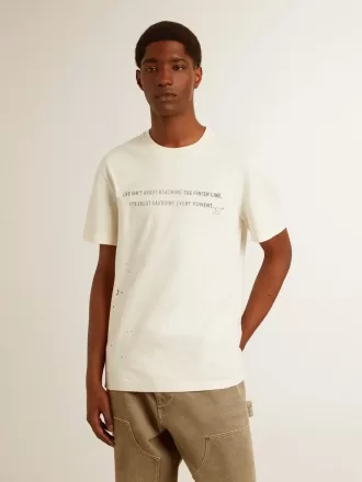Tricou pentru bărbați din bumbac alb învechit, cu imprimeu și broderie