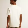 Tricou pentru bărbați din bumbac alb învechit, cu imprimeu și broderie Tricou pentru bărbați din bumbac alb învechit, cu imprimeu și broderie
