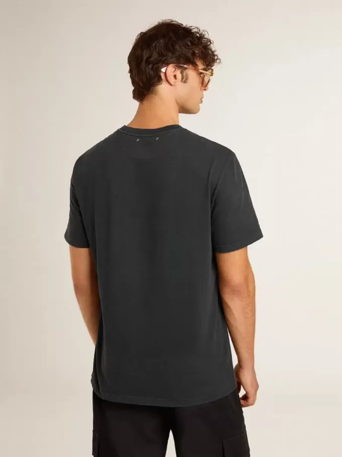 Tricou pentru bărbați din bumbac negru uzat, cu imprimeu pe față