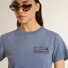 Tricou pentru femei, albastru deschis decolorat, cu imprimeu pe piept Tricou pentru femei, albastru deschis decolorat, cu imprimeu pe piept