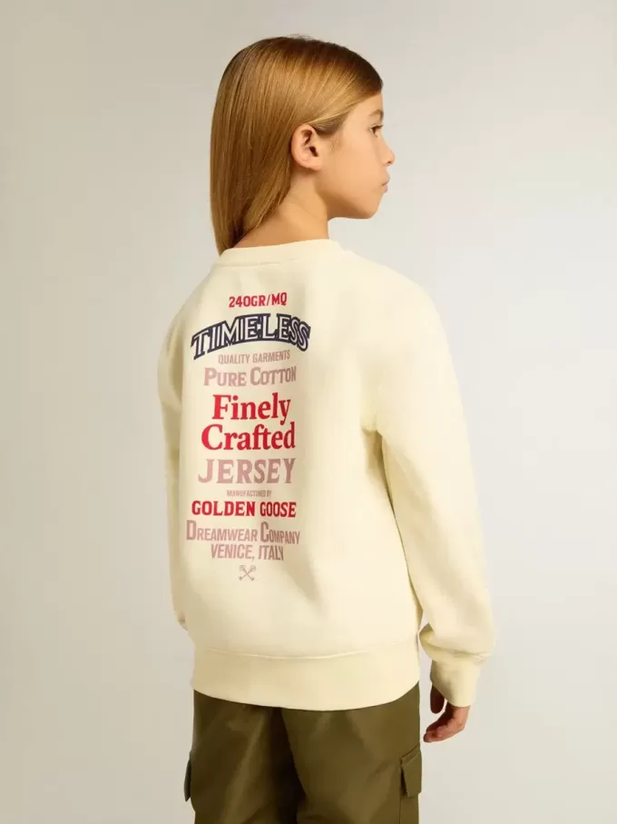 Tricou pentru fete, de culoare albă uzată, cu broderie pe față și imprimeu pe spate Tricou pentru fete, de culoare albă uzată, cu broderie pe față și imprimeu pe spate