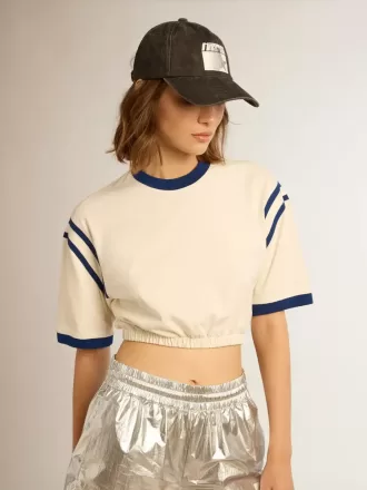 Tricou scurt din bumbac alb îmbătrânit, cu inscripție pe spate Tricou scurt din bumbac alb îmbătrânit, cu inscripție pe spate