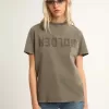 Tricou verde măslin, croi normal, cu inscripție aurie pe față