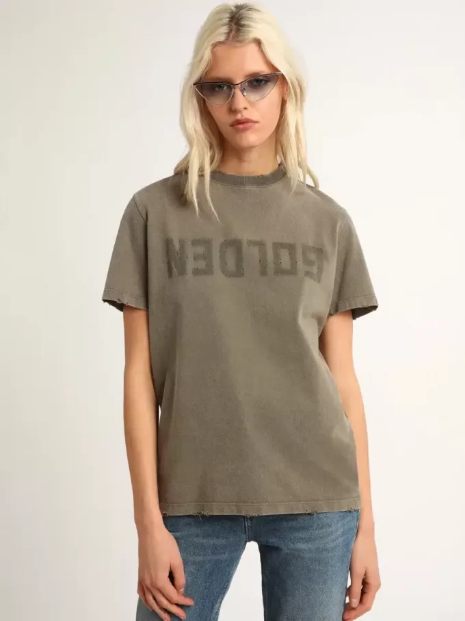 Tricou verde măslin, croi normal, cu inscripție aurie pe față