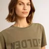Tricou verde măslin pentru femei, cu inscripție aurie Tricou verde măslin pentru femei, cu inscripție aurie