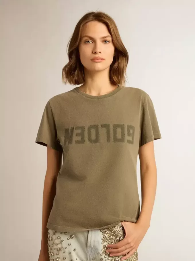 Tricou verde măslin pentru femei, cu inscripție aurie Tricou verde măslin pentru femei, cu inscripție aurie