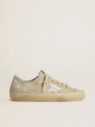 V-Star pentru femei din piele de căprioară gri gheață, cu stea din piele albă și broderie florală V-Star pentru femei din piele de căprioară gri gheață, cu stea din piele albă și broderie florală
