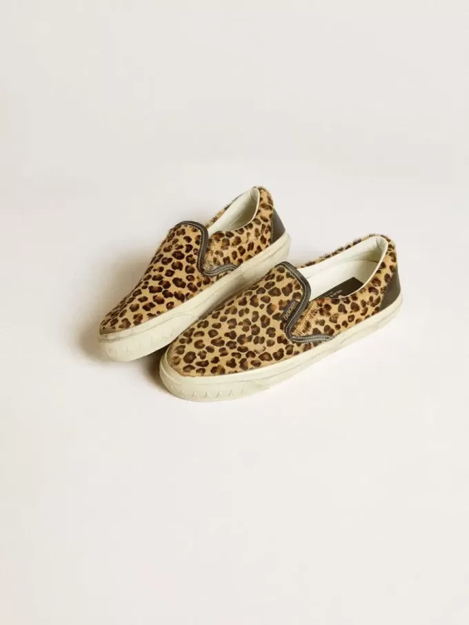 VCE Penstar pentru bărbați, din piele de ponei cu imprimeu leopard și călcâi din piele neagră VCE Penstar pentru bărbați, din piele de ponei cu imprimeu leopard și călcâi din piele neagră