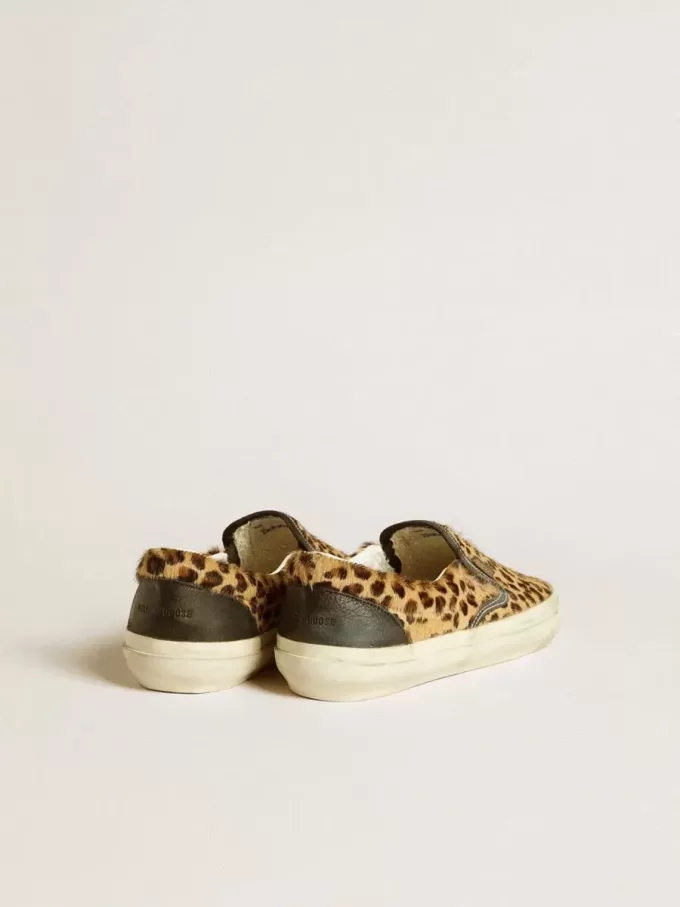 VCE Penstar pentru bărbați, din piele de ponei cu imprimeu leopard și călcâi din piele neagră VCE Penstar pentru bărbați, din piele de ponei cu imprimeu leopard și călcâi din piele neagră