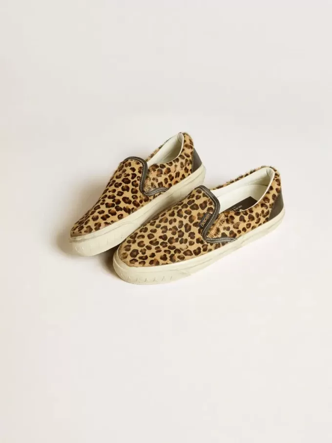 VCE Penstar pentru femei, din piele de ponei cu imprimeu leopard și călcâi din piele neagră VCE Penstar pentru femei, din piele de ponei cu imprimeu leopard și călcâi din piele neagră