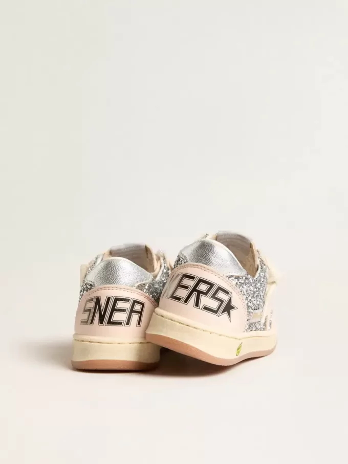 Young Ball Star cu glitter și călcâi din piele metalică argintie Young Ball Star cu glitter și călcâi din piele metalică argintie