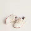 Young Ball Star din piele, cu stea de culoare crem și căptușeală din piele roșie Young Ball Star din piele, cu stea de culoare crem și căptușeală din piele roșie
